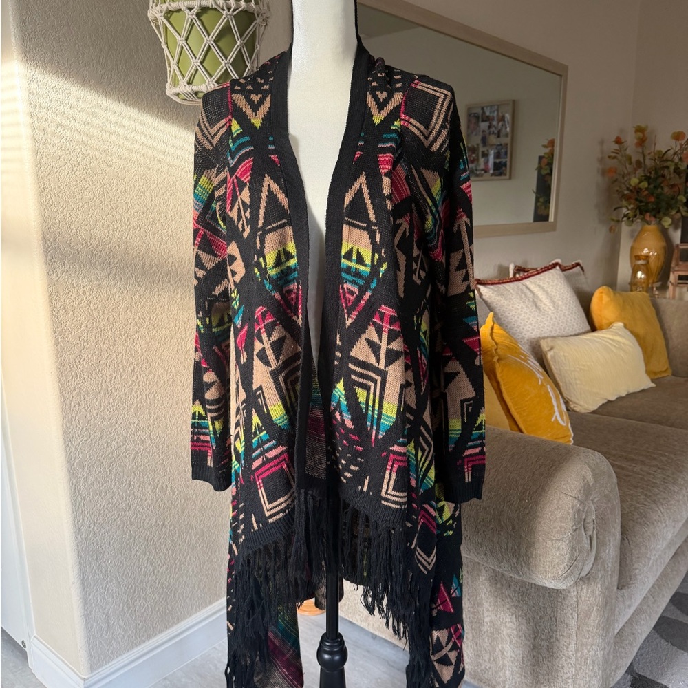 Women’s No Boundaries Multicolor Geometric Fringe Cardigan